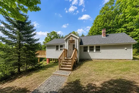46 Giles Road Readfield ME 04355