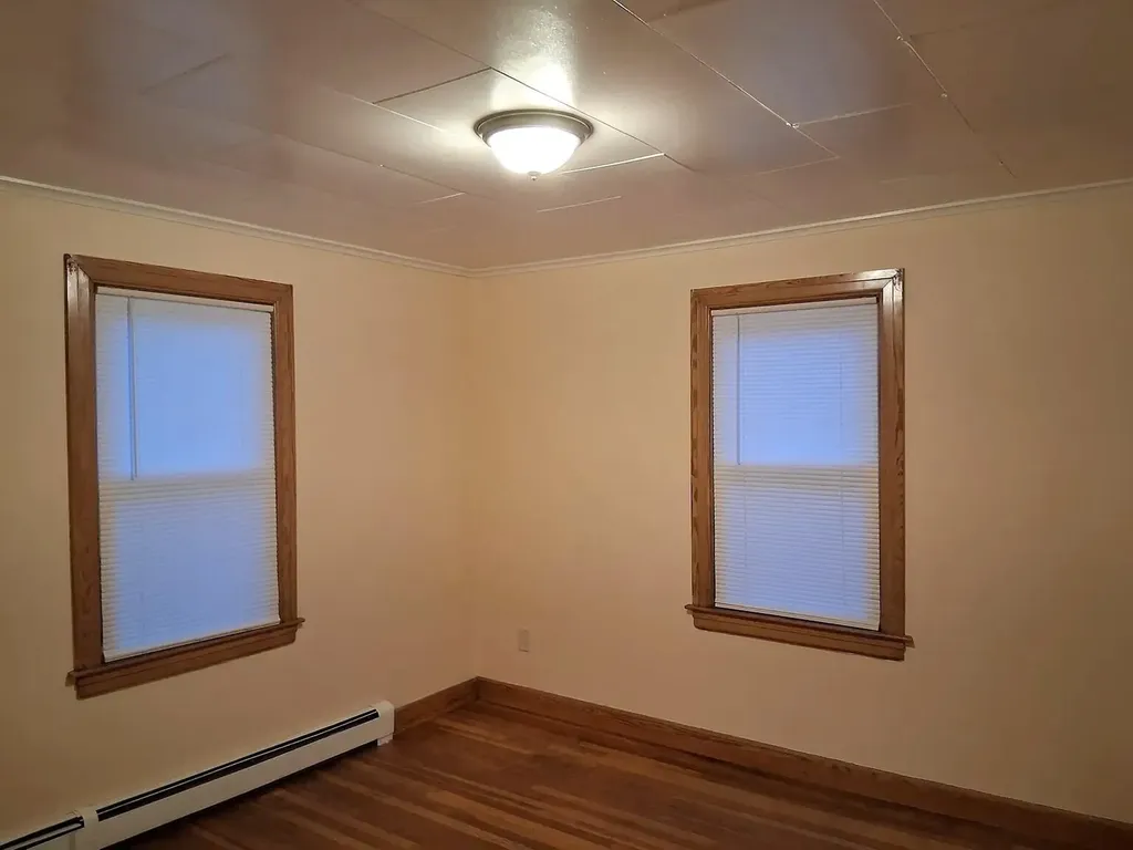 19 Cook Street Auburn ME 04210