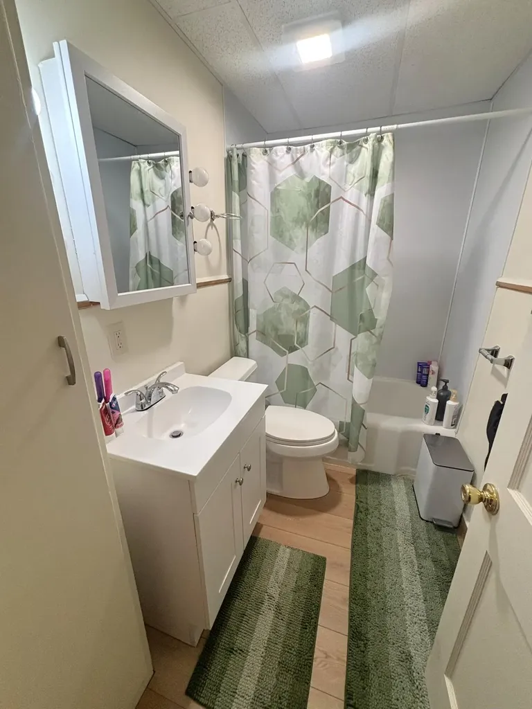 19 Cook Street Auburn ME 04210