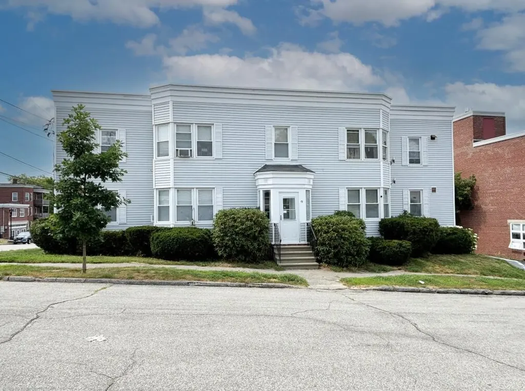 19 Cook Street Auburn ME 04210