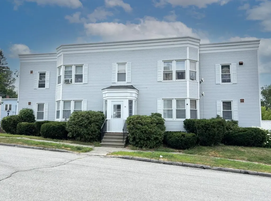 19 Cook Street Auburn ME 04210