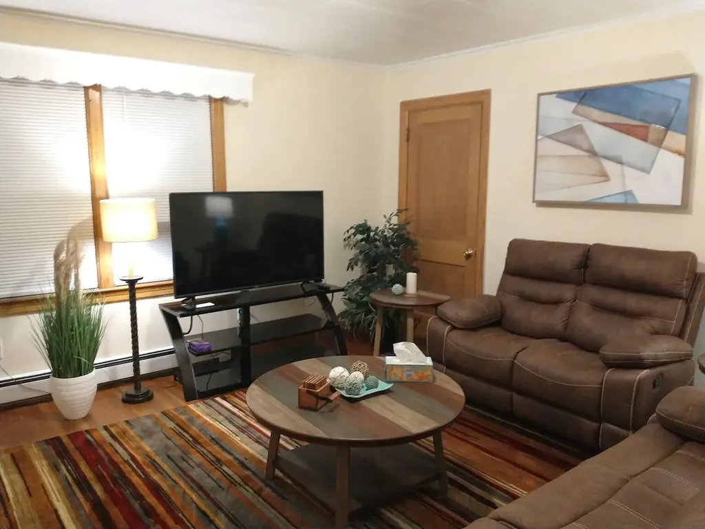 19 Cook Street Auburn ME 04210