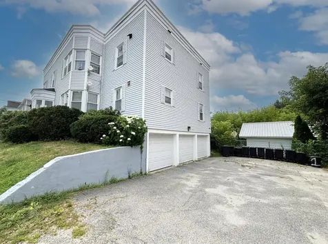 19 Cook Street Auburn ME 04210