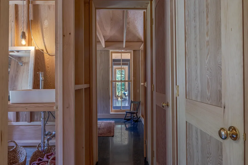 11 Sophies Way Tremont ME 04653