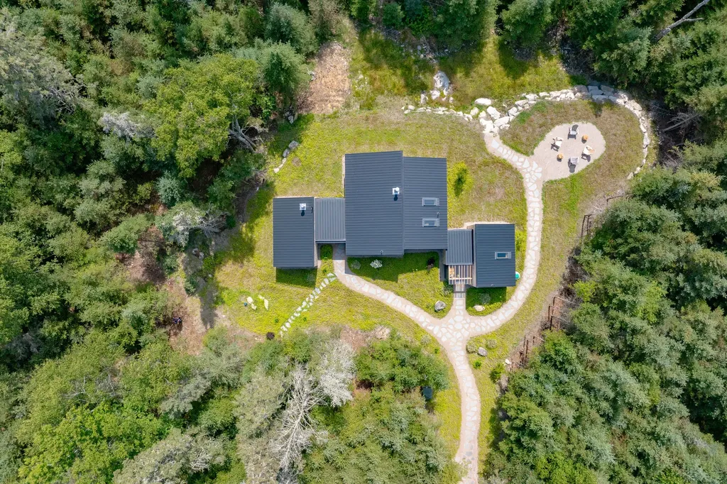 11 Sophies Way Tremont ME 04653