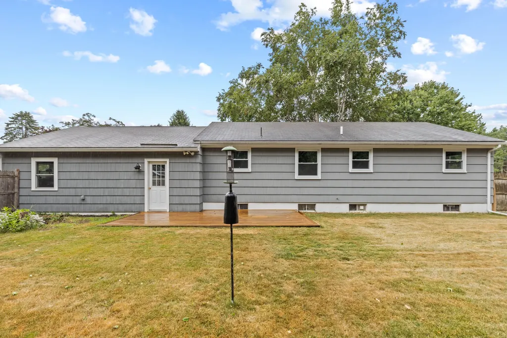 15 Vernon Road Cape Elizabeth ME 04107