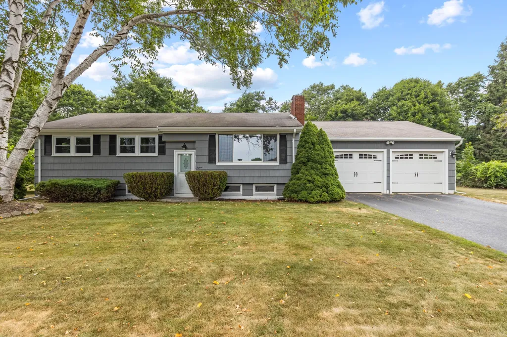15 Vernon Road Cape Elizabeth ME 04107