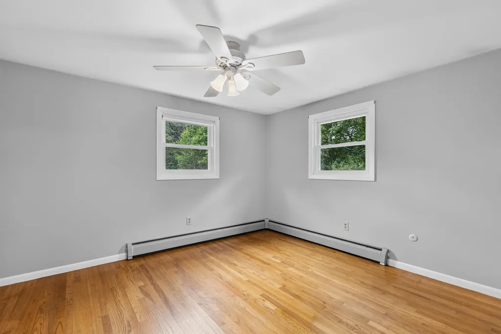 15 Vernon Road Cape Elizabeth ME 04107