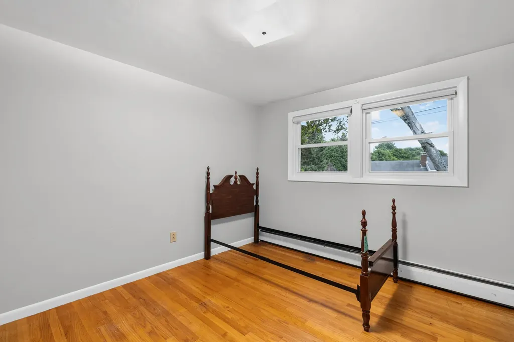 15 Vernon Road Cape Elizabeth ME 04107