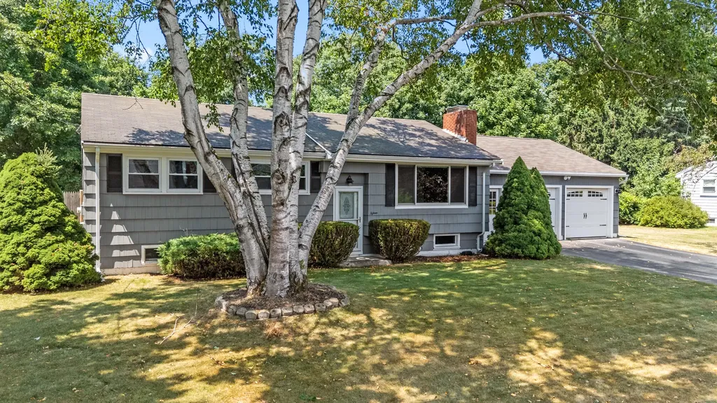 15 Vernon Road Cape Elizabeth ME 04107