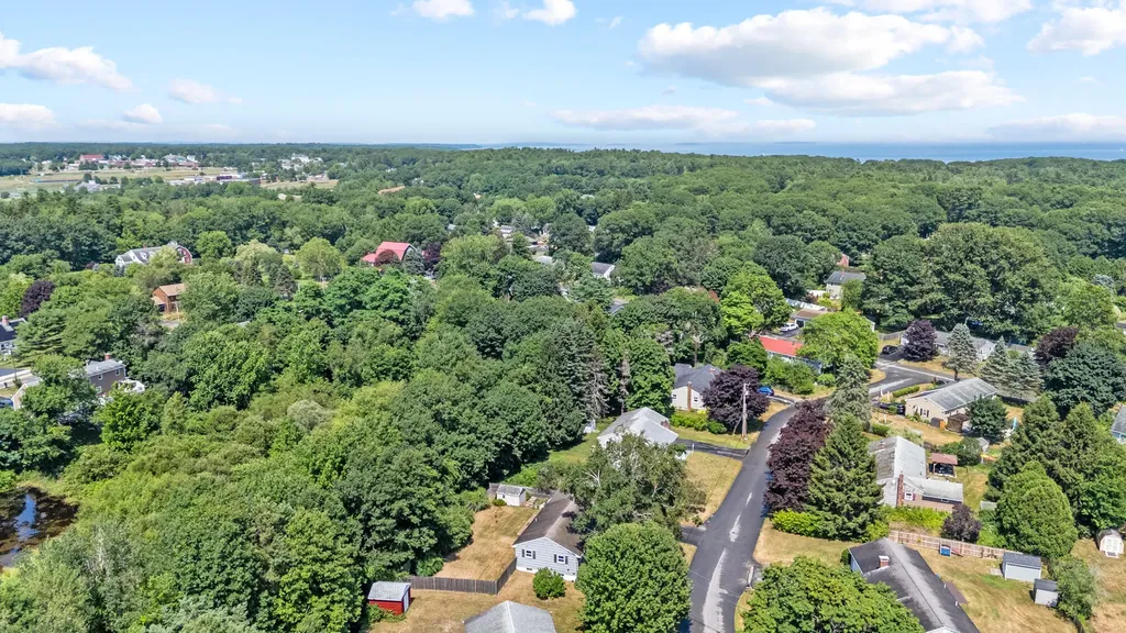 15 Vernon Road Cape Elizabeth ME 04107