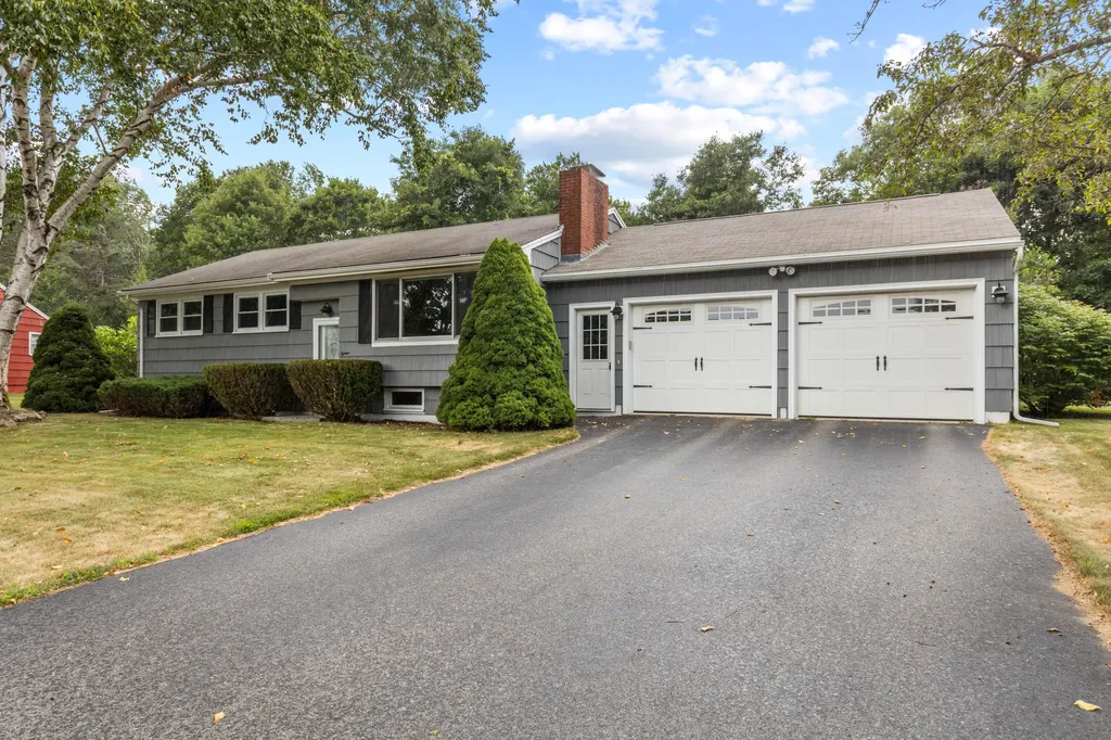 15 Vernon Road Cape Elizabeth ME 04107