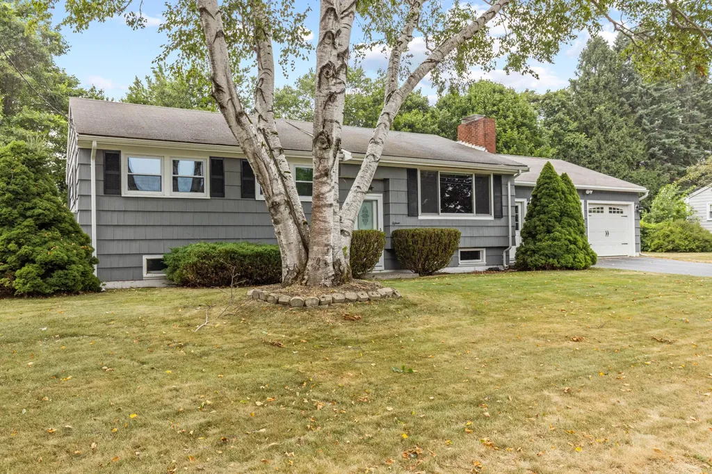 15 Vernon Road Cape Elizabeth ME 04107