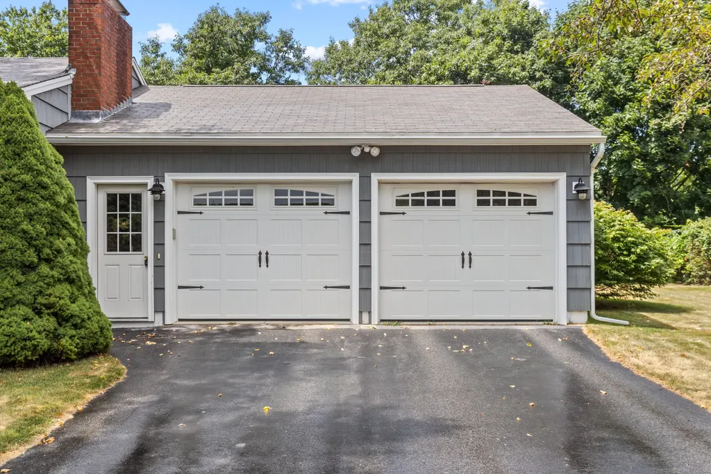 15 Vernon Road Cape Elizabeth ME 04107