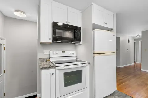 15 Vernon Road Cape Elizabeth ME 04107