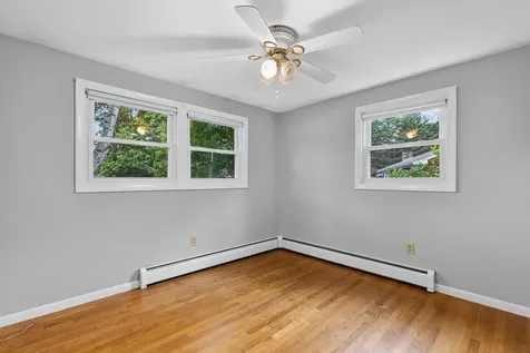 15 Vernon Road Cape Elizabeth ME 04107