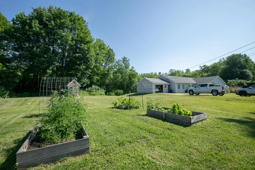 33 Manning Drive West Gardiner ME 04345