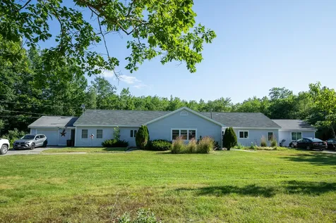 33 Manning Drive West Gardiner ME 04345