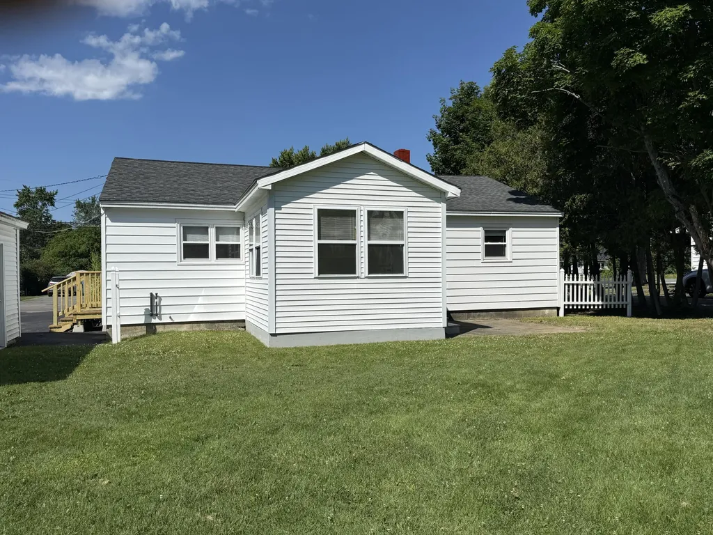 8 Broadlawn Drive Brewer ME 04412