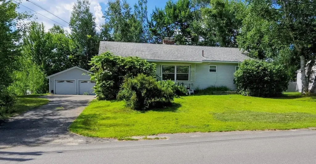 14 New York Street Millinocket ME 04462