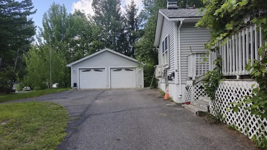 14 New York Street Millinocket ME 04462