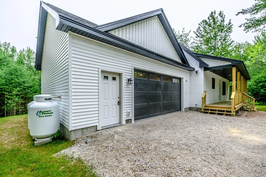 27 Powhatan Road Otisfield ME 04270