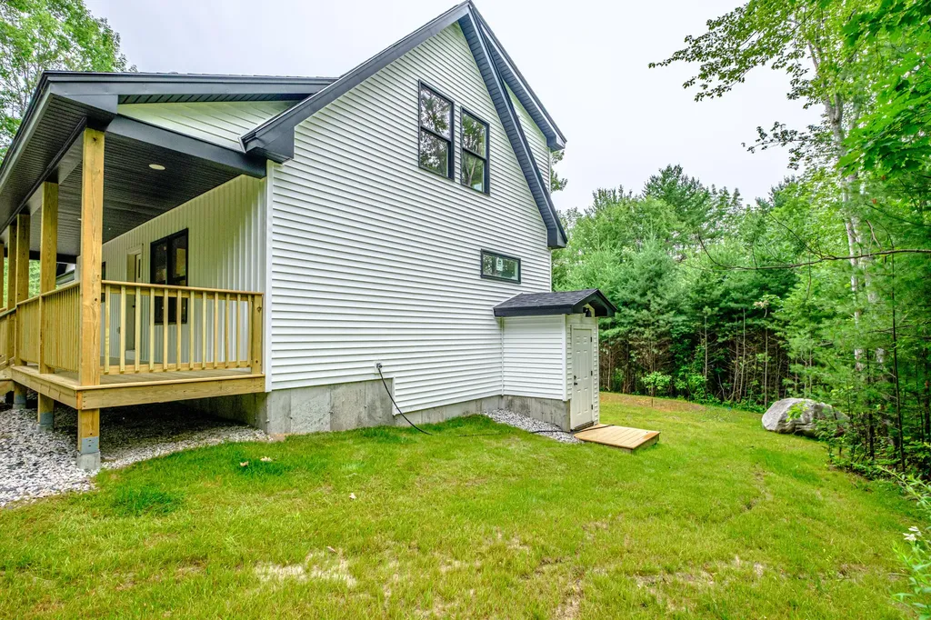 27 Powhatan Road Otisfield ME 04270