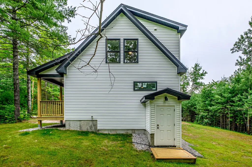 27 Powhatan Road Otisfield ME 04270