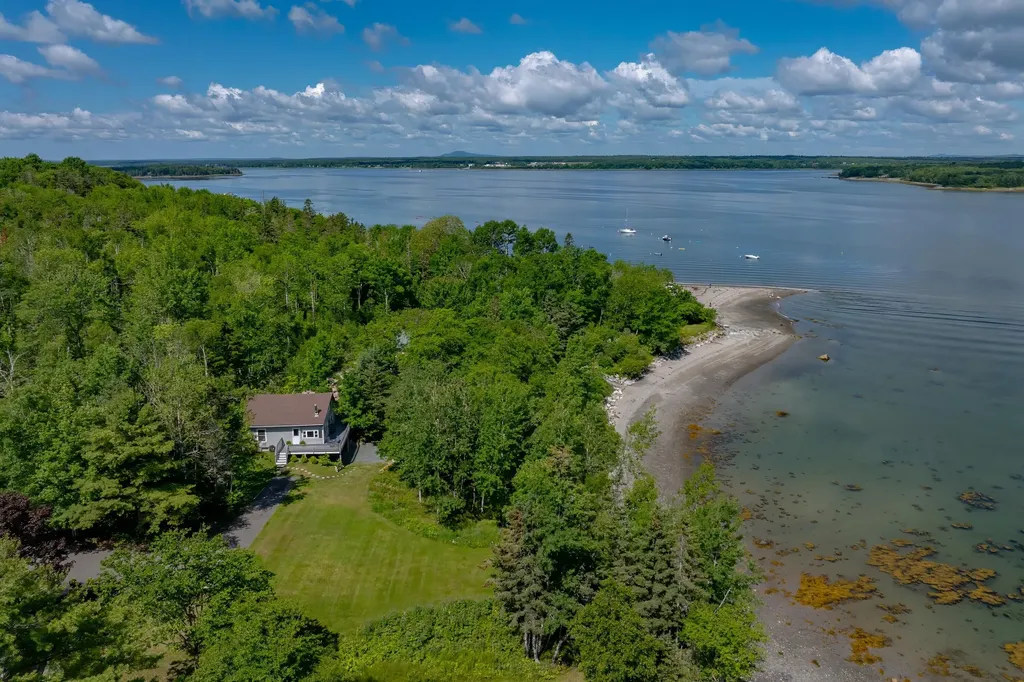 26 Hummingbird Lane Bar Harbor ME 04609