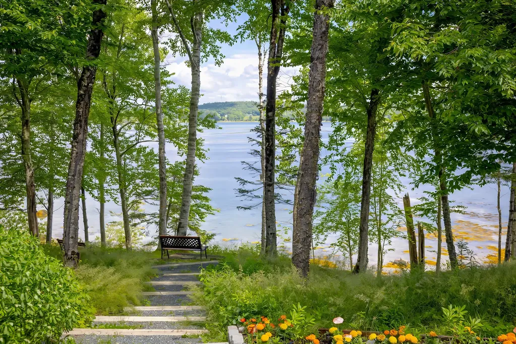 26 Hummingbird Lane Bar Harbor ME 04609