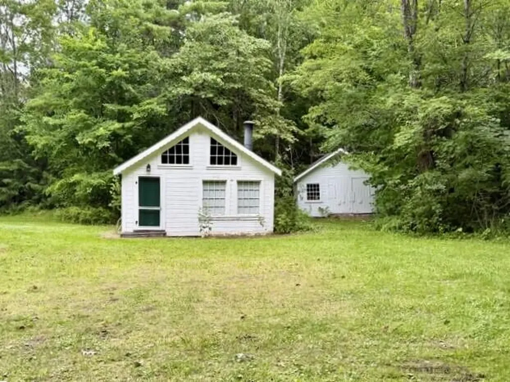 84 Heron Cove Oakland ME 04963
