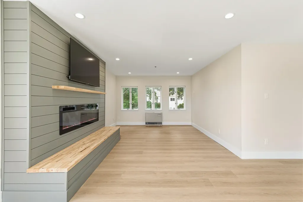 149 Fort Road South Portland ME 04106