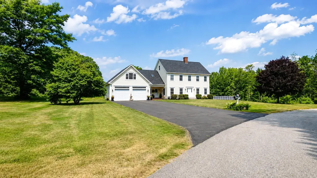 16 Apple Lane Gorham ME 04038