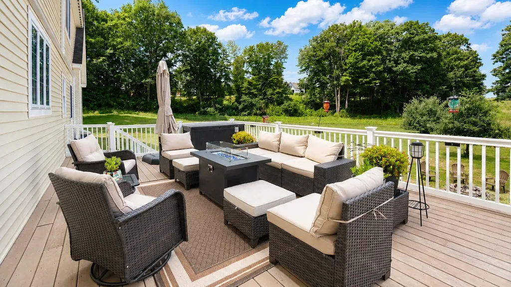16 Apple Lane Gorham ME 04038