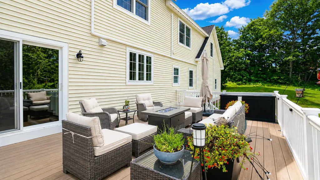 16 Apple Lane Gorham ME 04038