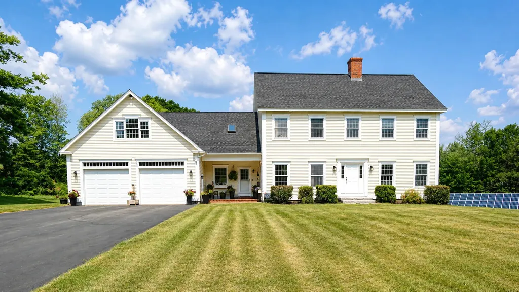 16 Apple Lane Gorham ME 04038