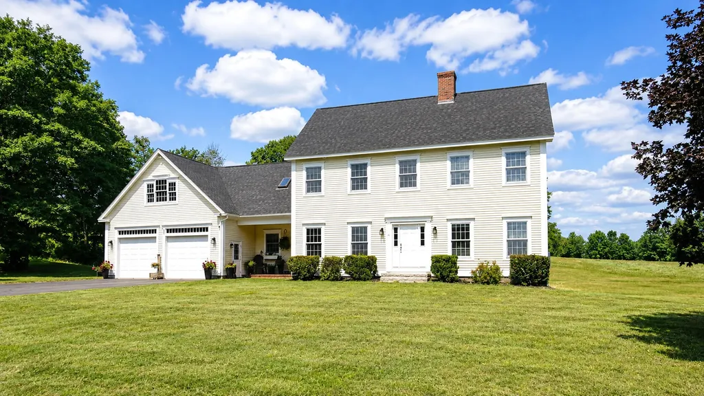 16 Apple Lane Gorham ME 04038