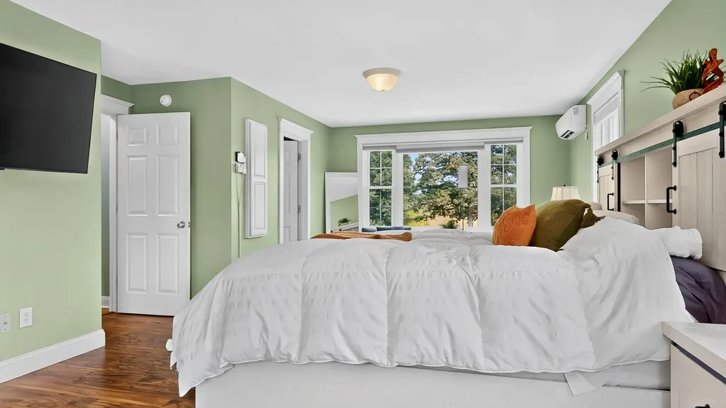 16 Apple Lane Gorham ME 04038