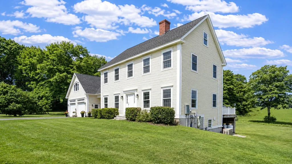 16 Apple Lane Gorham ME 04038