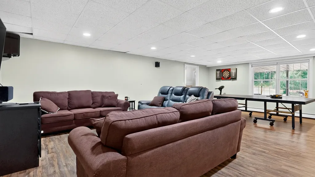 16 Apple Lane Gorham ME 04038