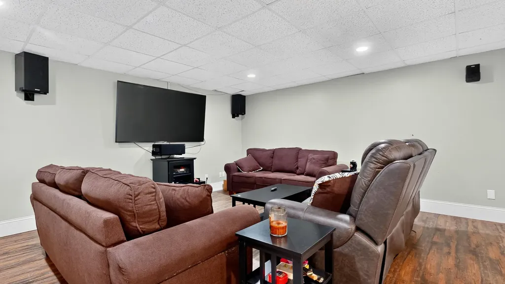 16 Apple Lane Gorham ME 04038