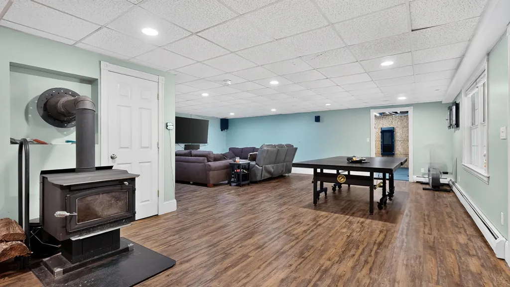 16 Apple Lane Gorham ME 04038