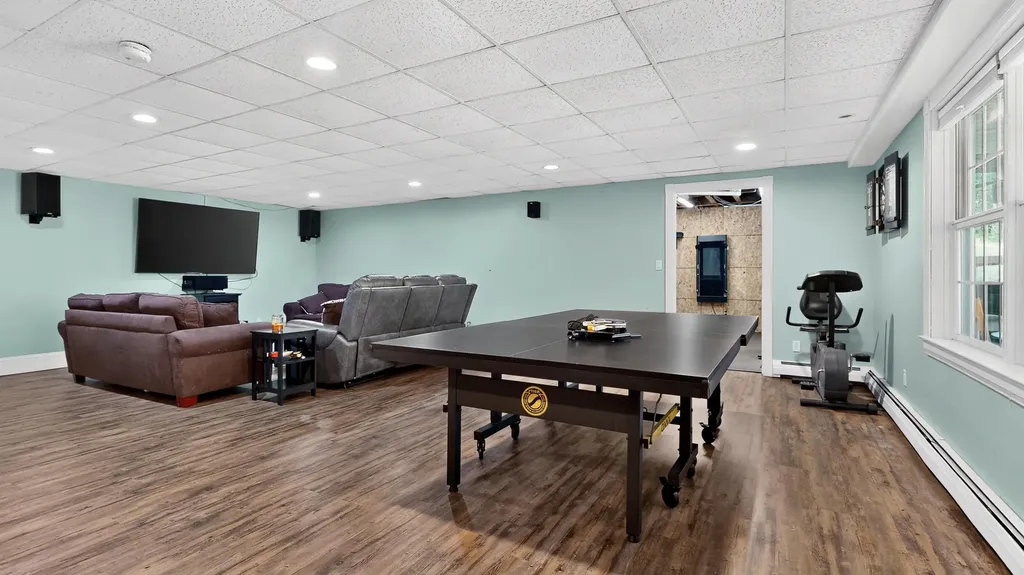 16 Apple Lane Gorham ME 04038