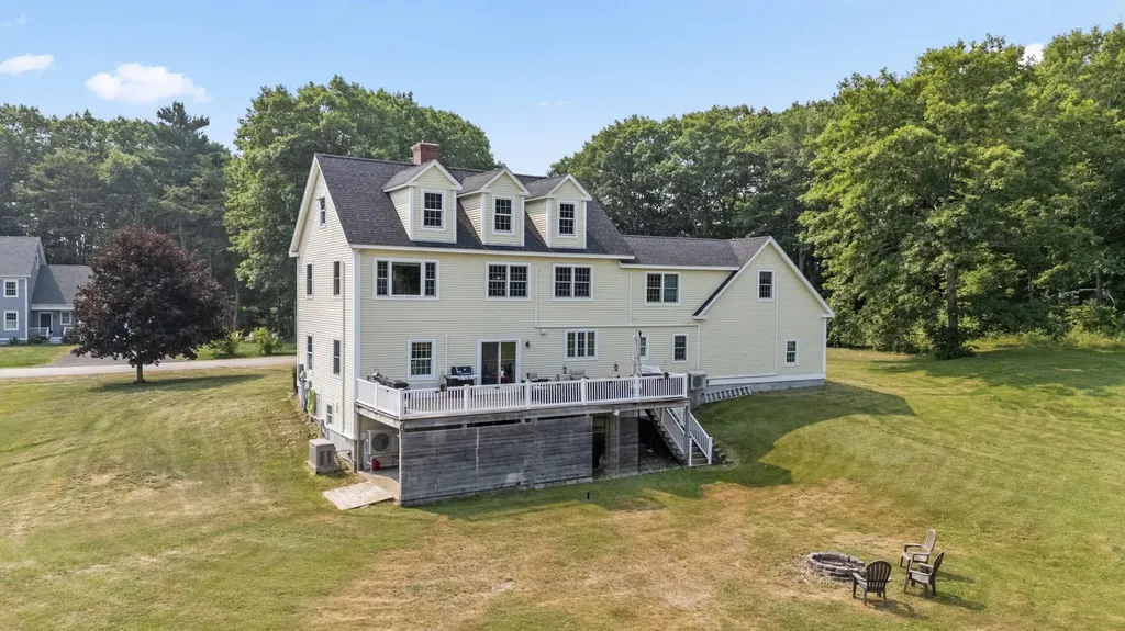 16 Apple Lane Gorham ME 04038