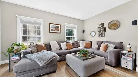 16 Apple Lane Gorham ME 04038