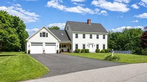 16 Apple Lane Gorham ME 04038