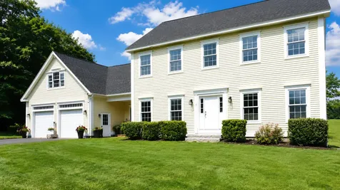 16 Apple Lane Gorham ME 04038