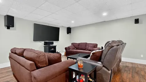 16 Apple Lane Gorham ME 04038