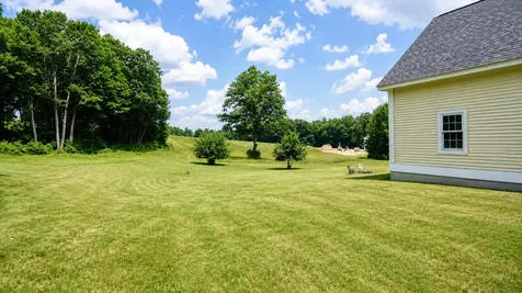 16 Apple Lane Gorham ME 04038