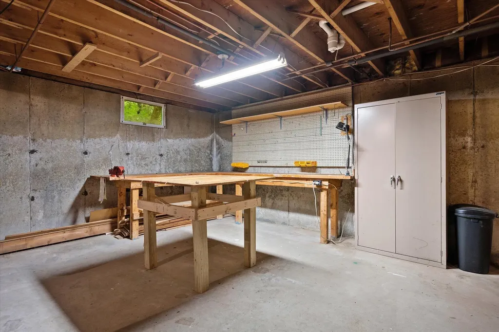 509 Wiswell Road Holden ME 04429